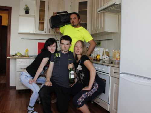 маша ефросинина показала зажигательные танцы с двумя любимыми мужчинами