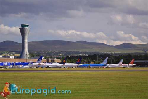 бангкокский аэропорт suvarnabhumi в 2012 году стал шестым по пассажирообороту в мире