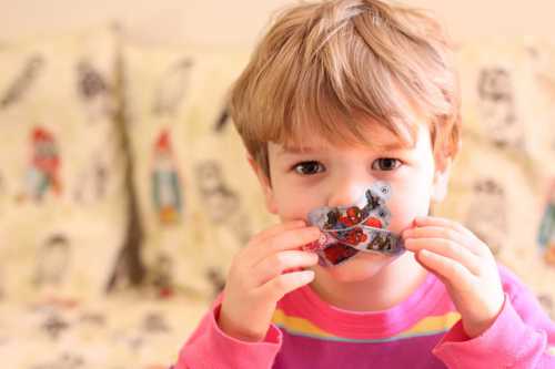 почему тональное средство скатывается на лице, и как бороться с этой проблемой